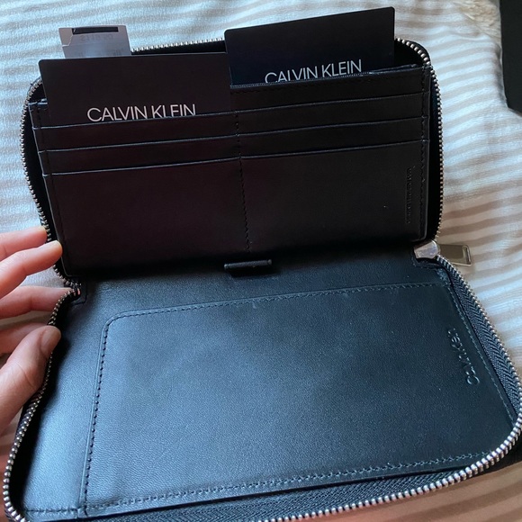 ‼️SOLD ‼️ CK ZIP AROUND WALLET FOR MEN - Picture 2 of 8